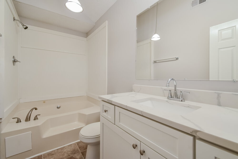 Building Photo - 3069 Oakvale Heights