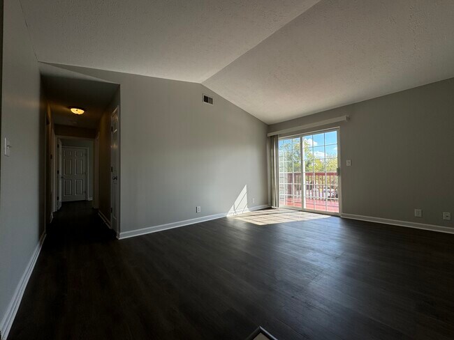 Building Photo - Woodfield