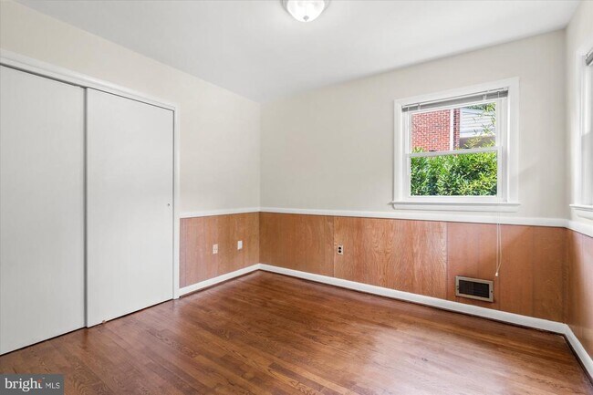 Building Photo - 7504 Radnor Rd