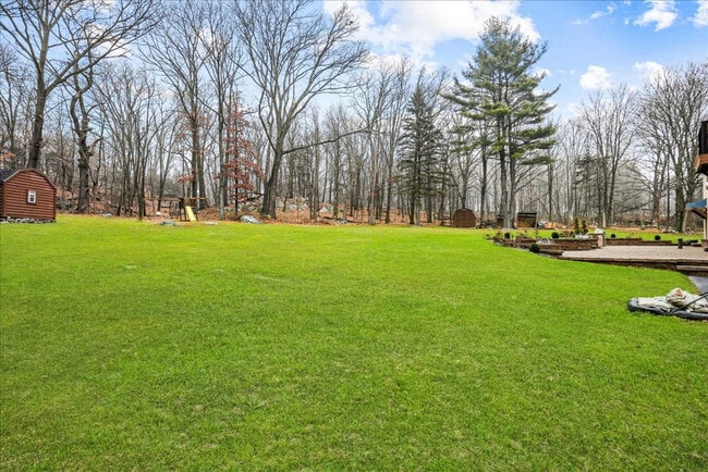 Building Photo - 338 Clove Rd