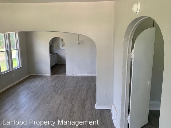 Building Photo - 3 br, 2 bath House - 2802 W Seibold st