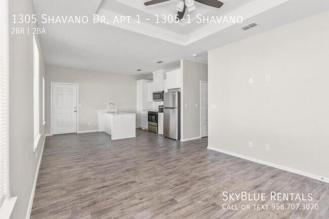 Building Photo - 1305 Shavano Dr