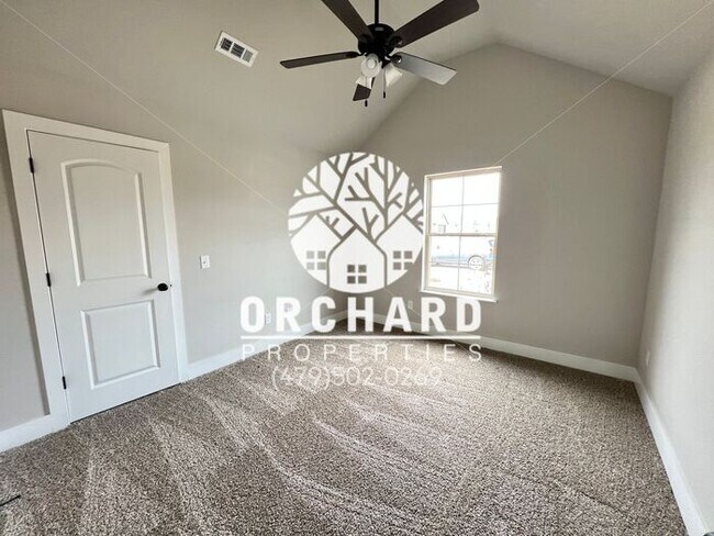 Building Photo - Single-Family Home- Beautiful 4 Bed Westmi...