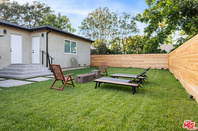 Building Photo - 5500 Morella Ave