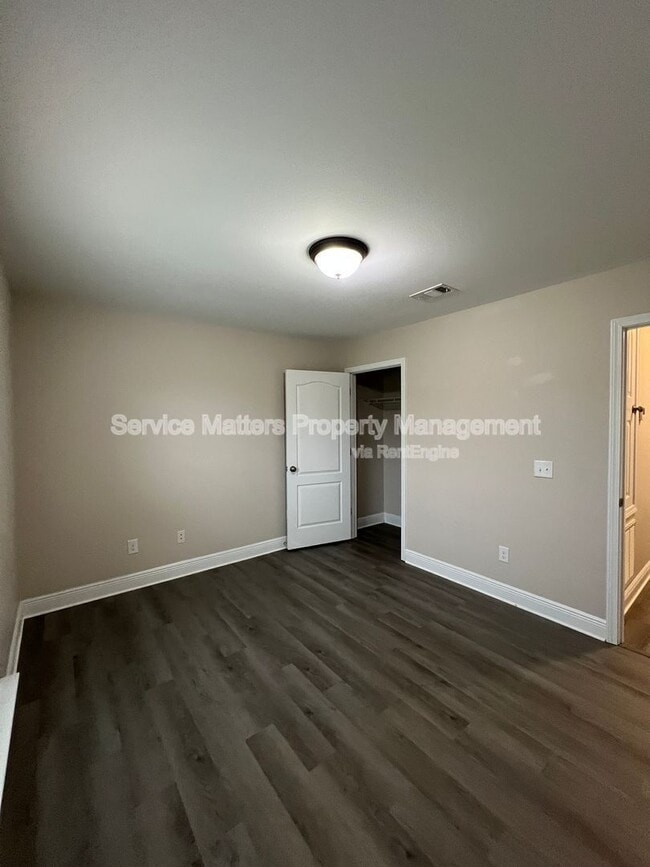 Building Photo - 6017 Autumn Pines Cir