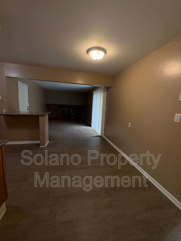 Building Photo - 1992 Oxford Dr