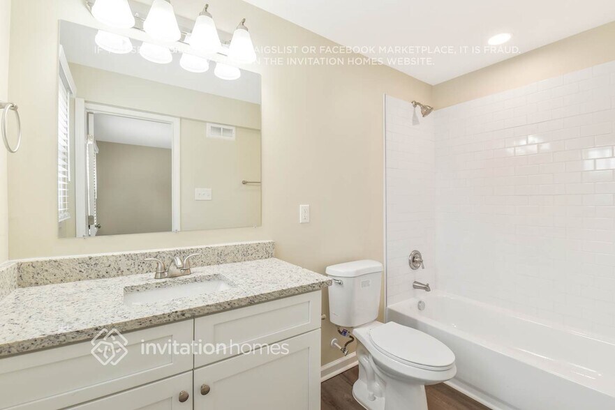 Building Photo - 3332 Bonneville Dr