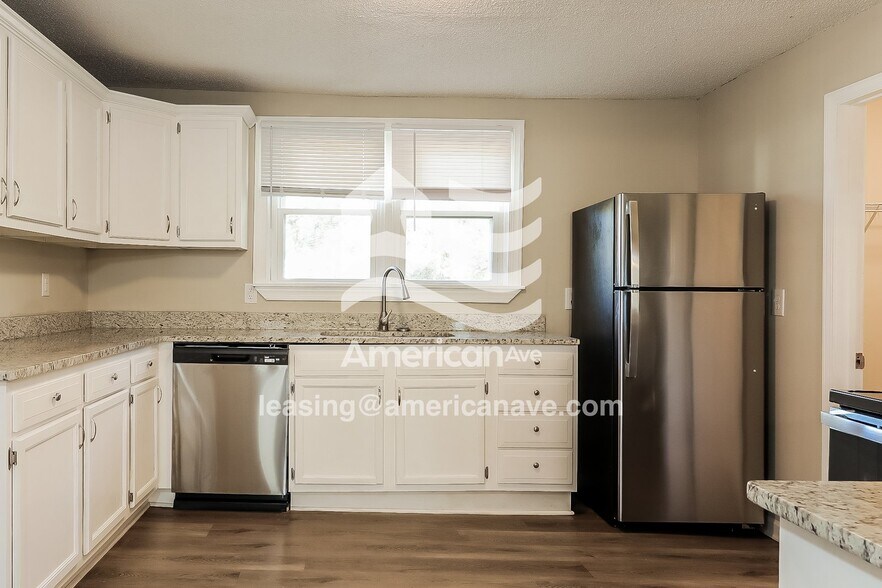 Building Photo - 432 6th Ave SW