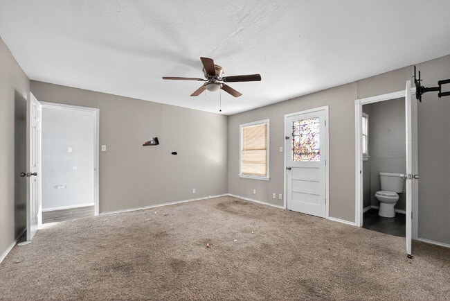 Building Photo - Charming 3-Bedroom Home on a Corner Lot in Fort Worth!