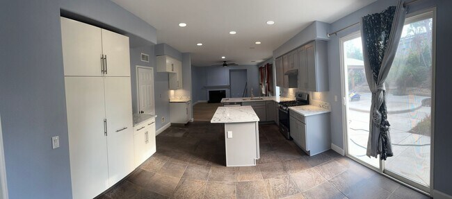 Building Photo - Even Better in Person - 4 bedroom + Office / 3 Bathroom Corona Home