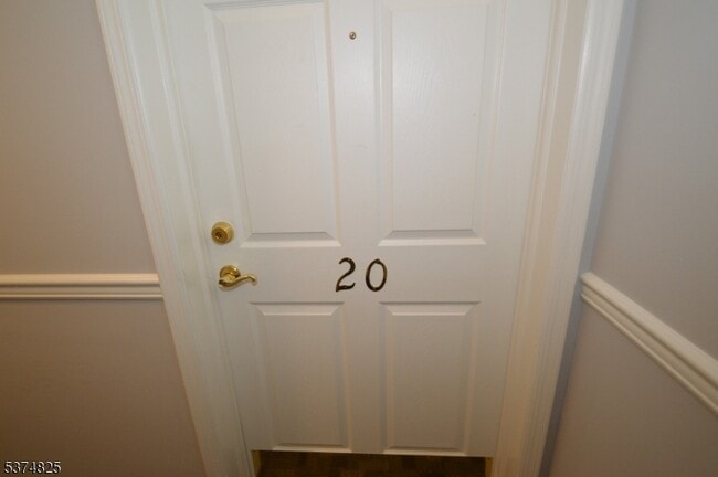 Building Photo - 21 Jenny Lind St