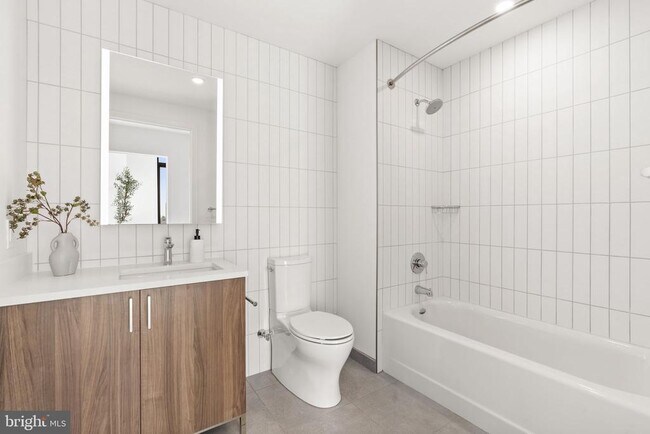 Building Photo - 210 S 12th St