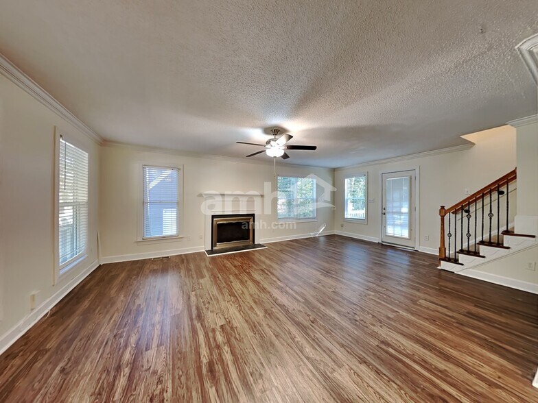 Building Photo - 4804 Forest Highland Dr