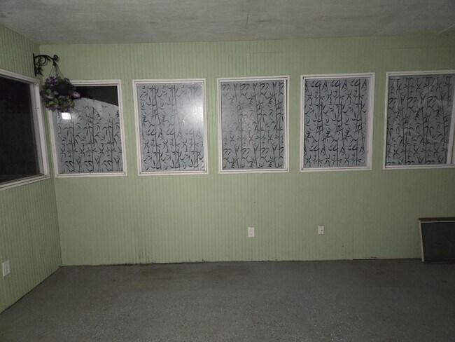 Building Photo - 460 Paxton Pl