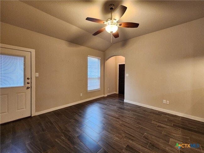 Building Photo - 506 Creekside Frst