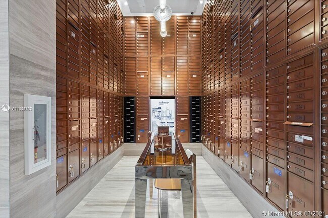 Building Photo - 2000 Metropica Way