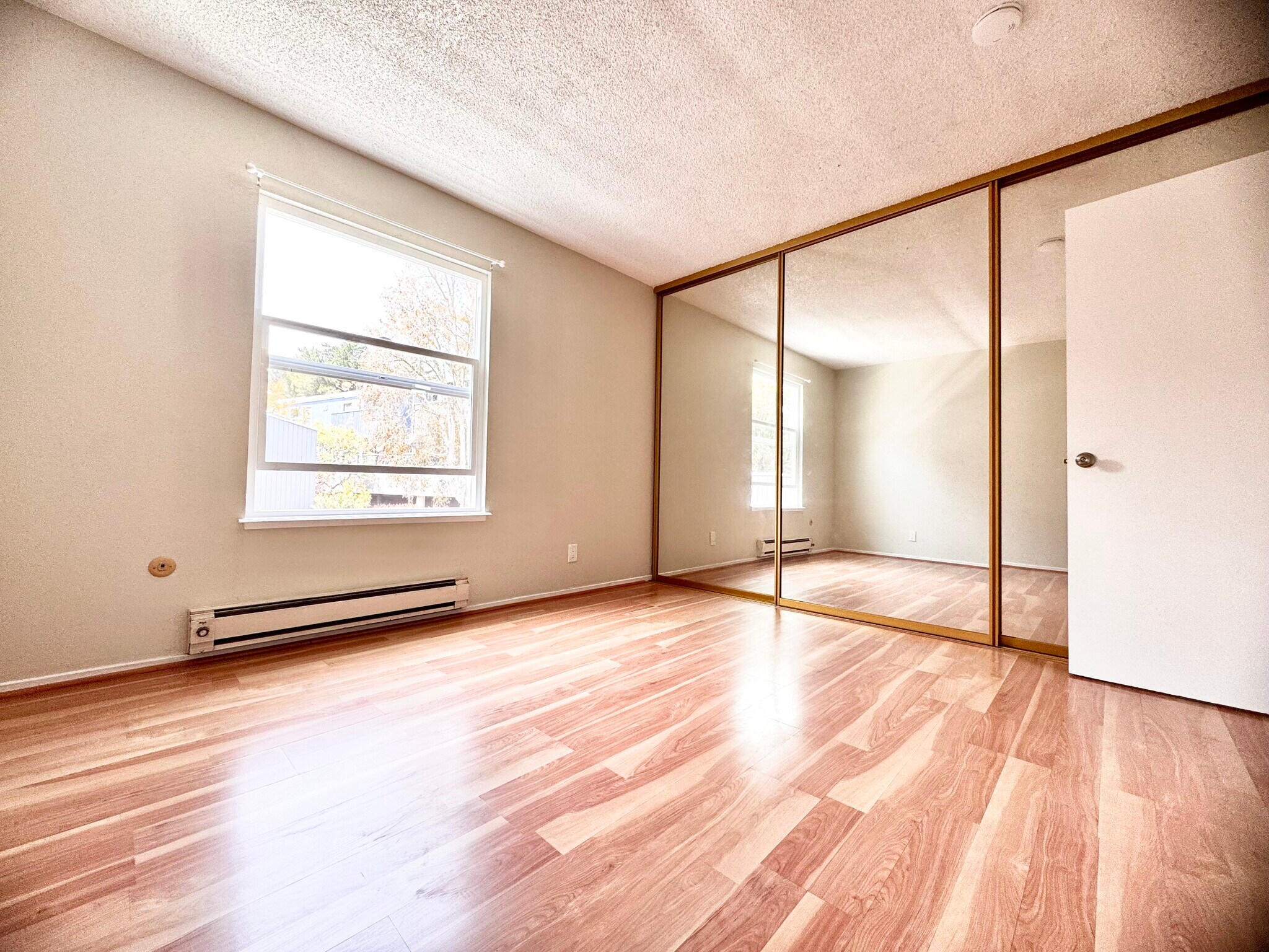 Building Photo - 109 Piccadilly Pl