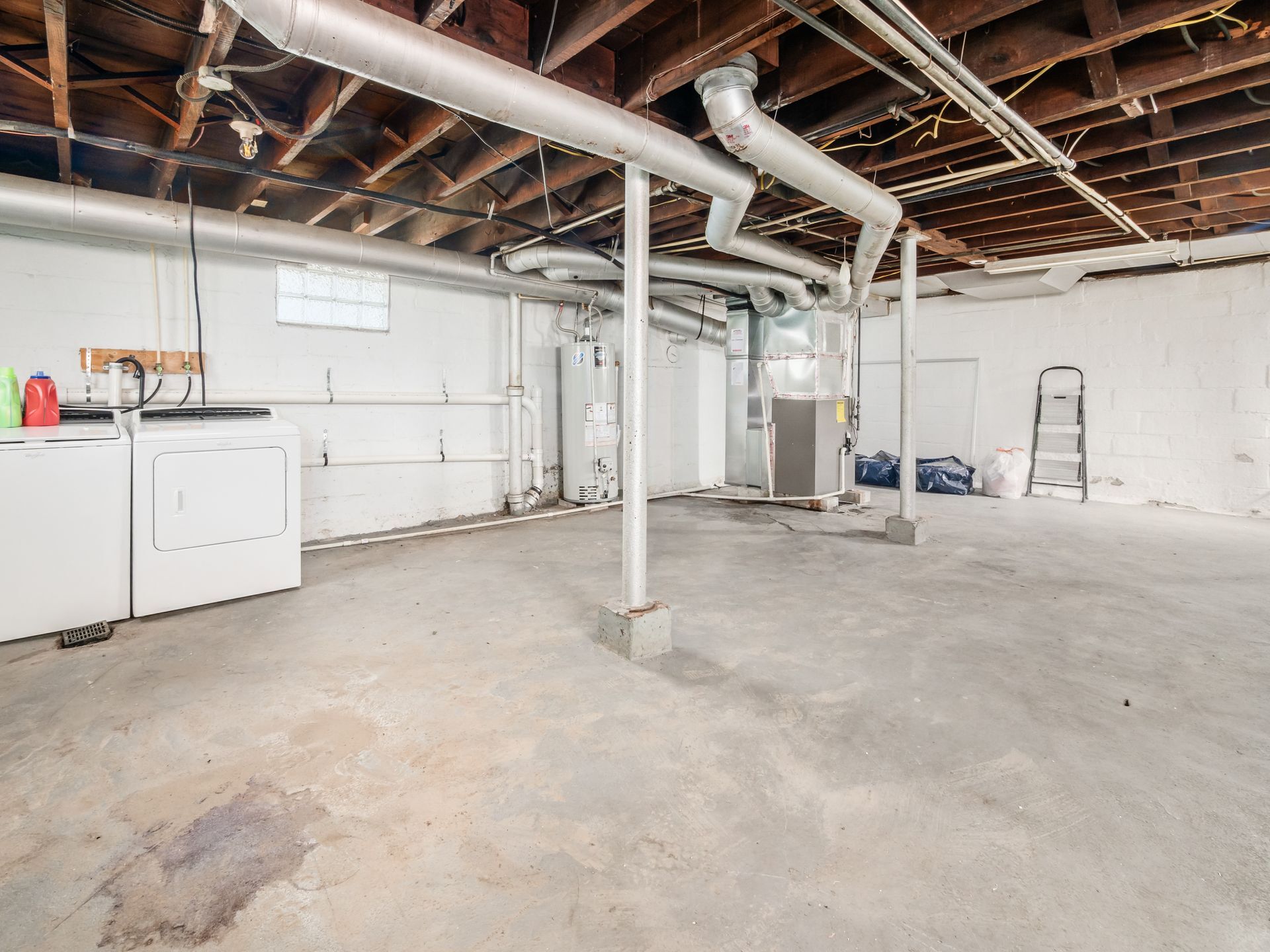 Building Photo - 211 E Jenkins Ave