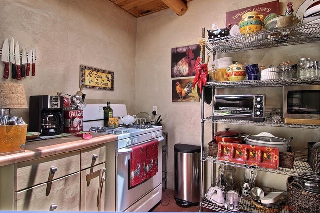 Building Photo - 1854 Griegos Rd NW