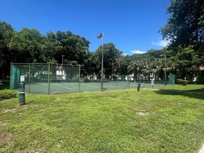 Building Photo - 1050 Crystal Way