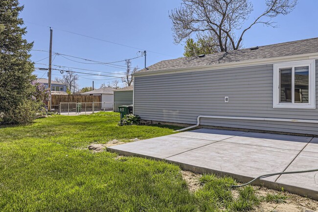 Building Photo - Bright, Modern Living in the Heart of Berk...