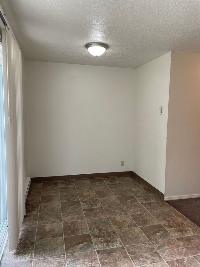 Building Photo - 4932-4942 Elkhorn Ct SE Salem, OR 97317