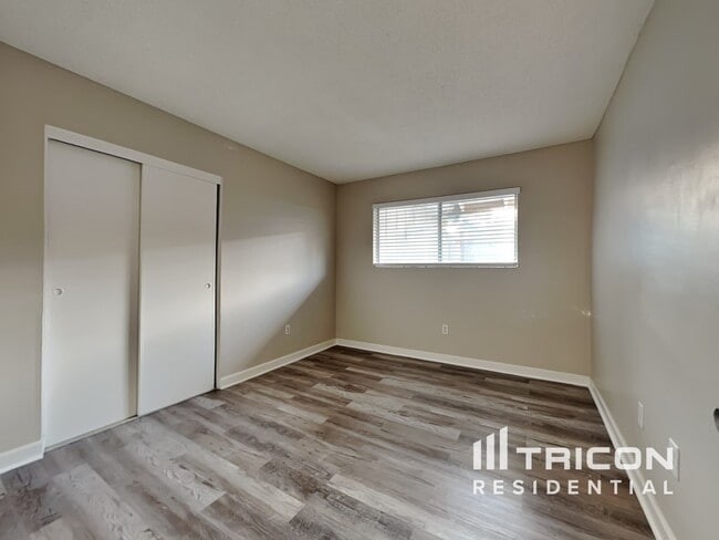 Building Photo - 13687 Boeing St