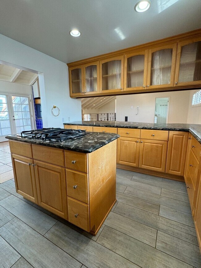 Building Photo - Wonderful Family Home in Mandalay Shores –...