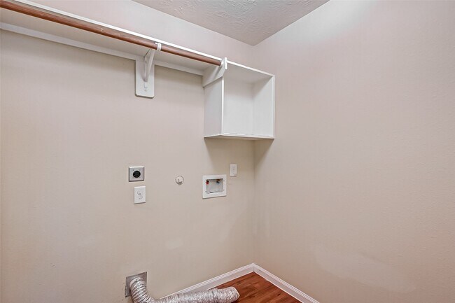 Building Photo - 838 Darbydale Crossing Ln