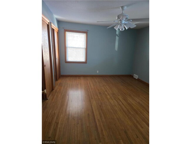 Building Photo - 3747 2nd St NE