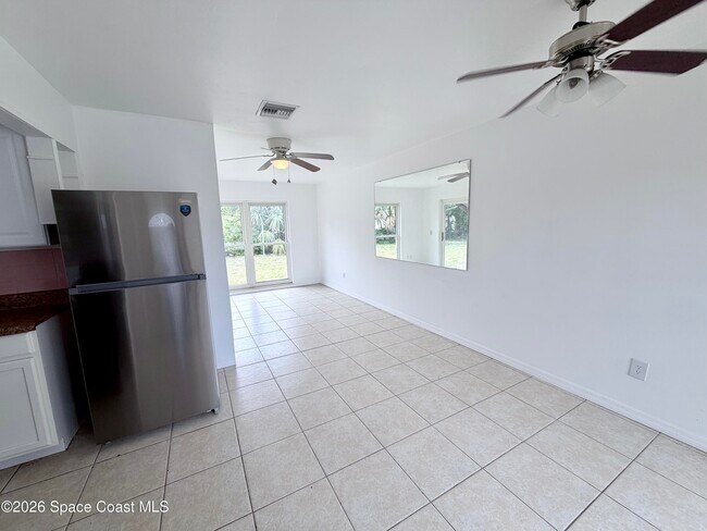 Building Photo - 2107 Little John Rd