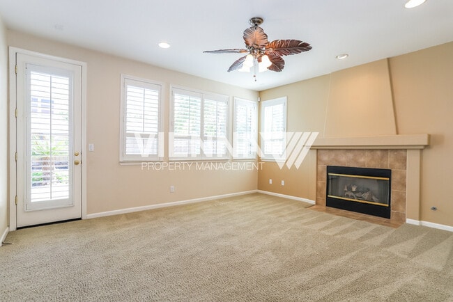 Building Photo - Beautiful 4 Bedroom Home in Great Location