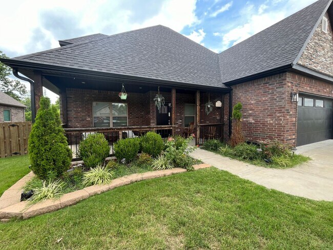 Building Photo - Bentonville Willowbrook Farms 4 Bedroom Home!