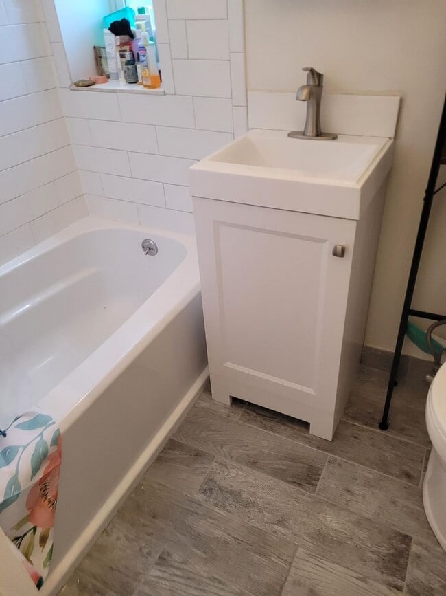 Building Photo - VERU NICE 1 bed in Allston...