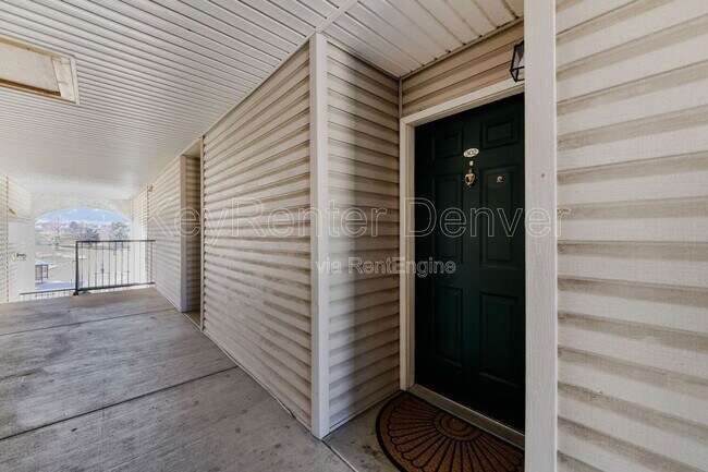 Building Photo - 12304 W Cross Dr