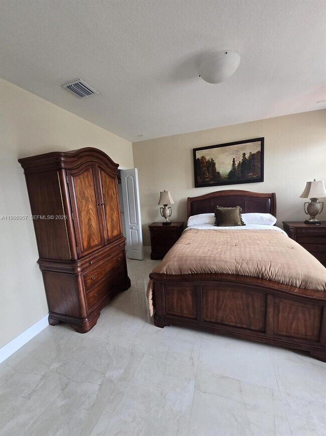 Building Photo - 14978 SW 12th Ln