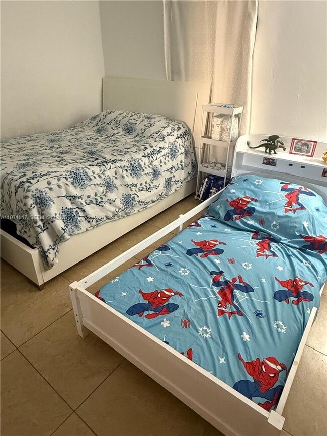 Building Photo - 1230 W 54th St