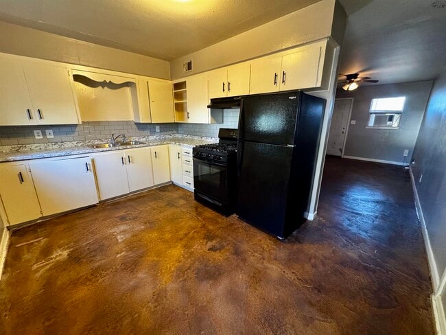 Primary Photo - 409 Park St