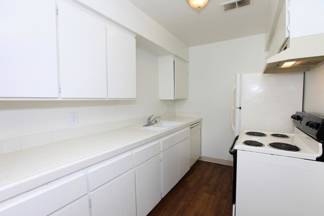 1BR Kitchen - Sierra Terrace East