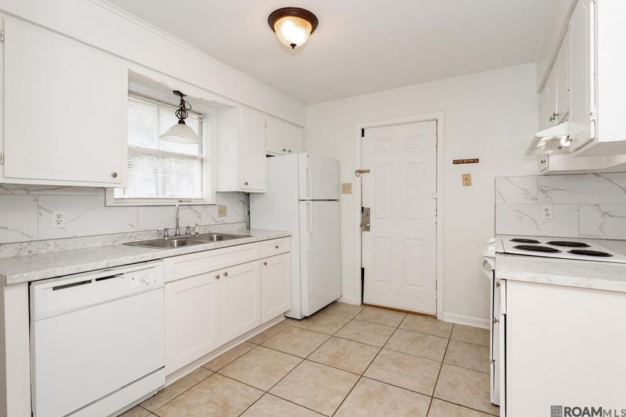 Building Photo - 3431 Brightside Dr