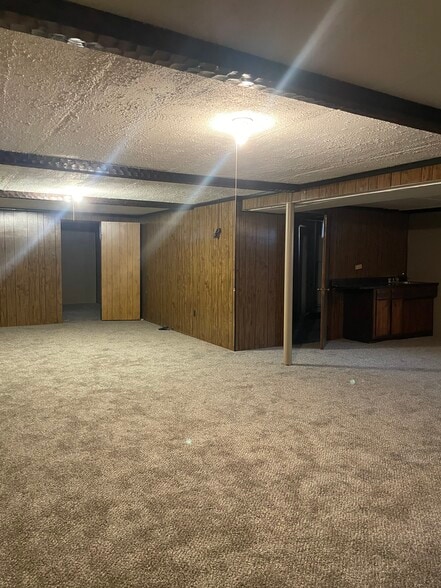 Extra room - 2606 Crums Ln