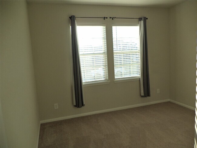 Building Photo - 18669 Blue Spruce Ln