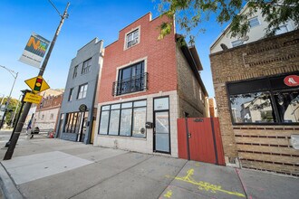 Building Photo - 4351 N Western Ave