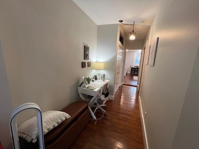 Building Photo - 348 Dorchester St