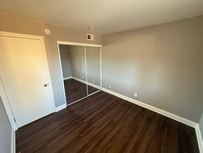 Building Photo - 2-Bedroom Condo with Community Amenities a...