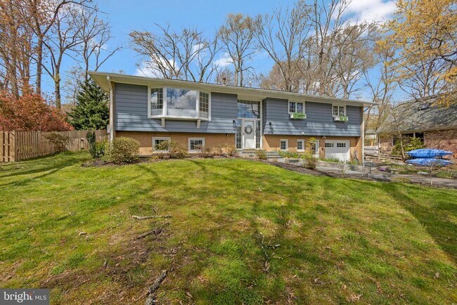 Building Photo - 3113 Woodland Ln