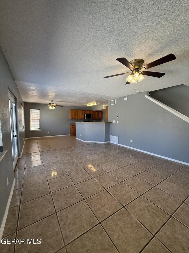 Building Photo - 14157 Tierra Delfin Dr