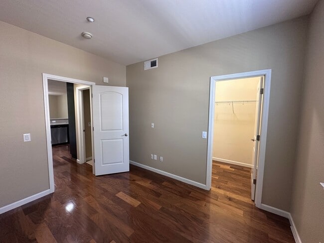 Building Photo - 3/3 Tri Level Berryessa Beauty is ready for YOU!