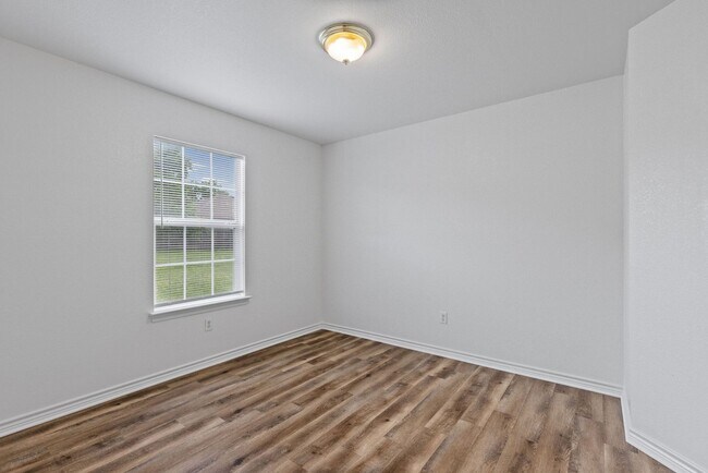 Building Photo - 1412 Hemphill St