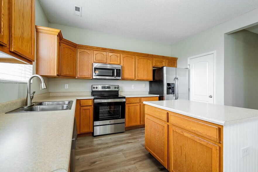 Building Photo - 1727 Buckeye Ct